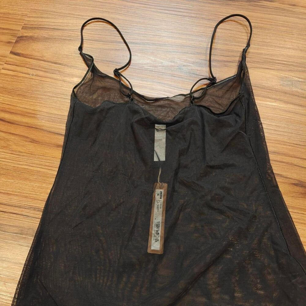 Skims Women's Black and Brown Vest